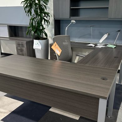 DeskMakers Tenino U Desk